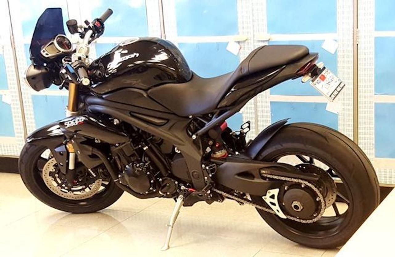 スピトリ1050 RS Low シート&リアアクスルスライダー スピードトリプル 1050 スイングアーム アクスルカバー